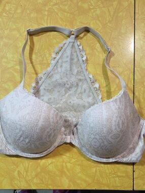 #11 Victoria's Secret Cream-Patterned Lace Racerback Padded Bra 34C